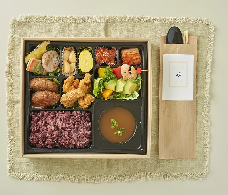 정찬 함박스테이크 & 치킨가라아게 박스